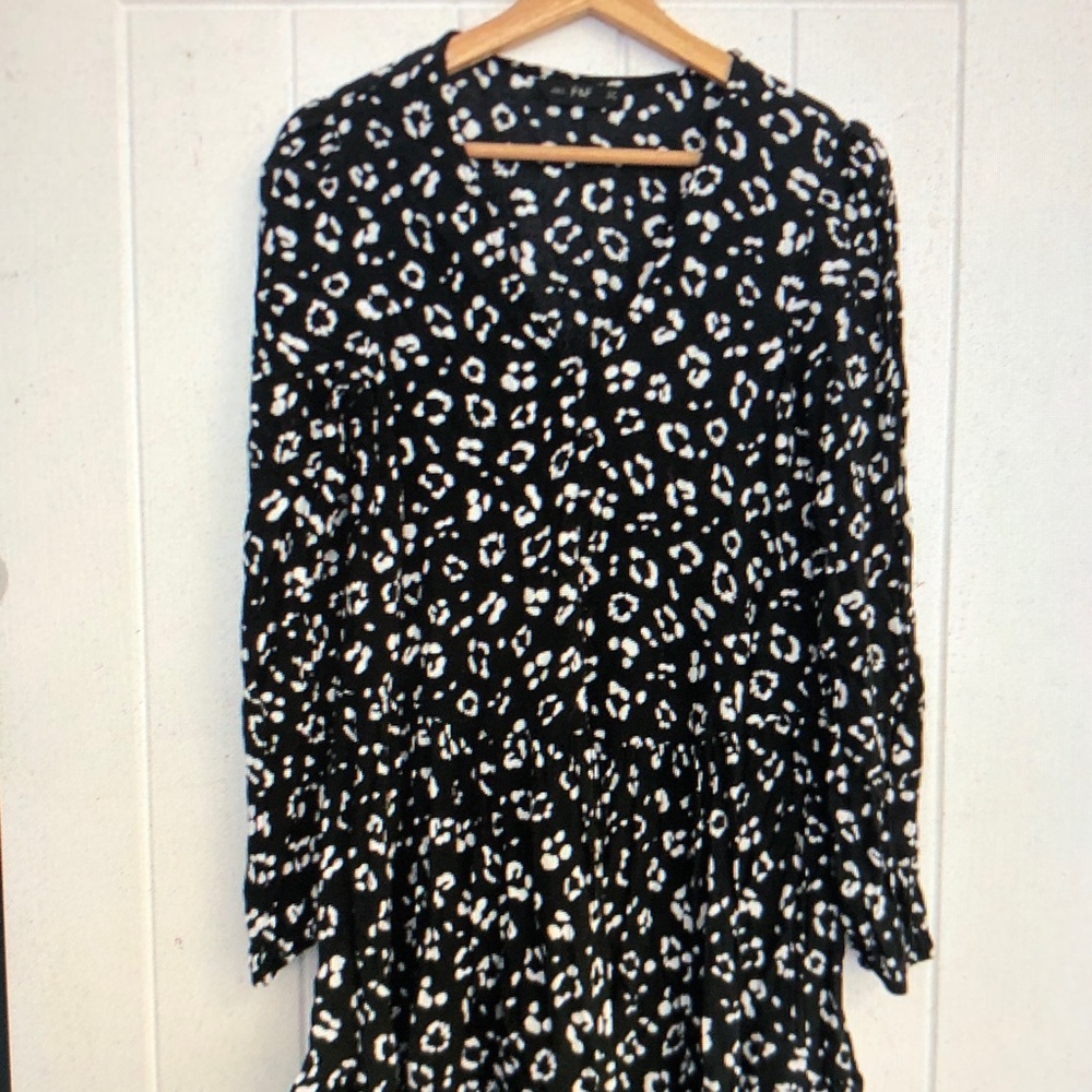 Stylish Black and White Patterned Dress